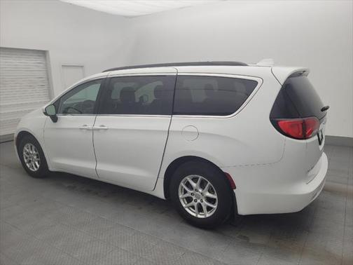 2020 Chrysler Voyager LX