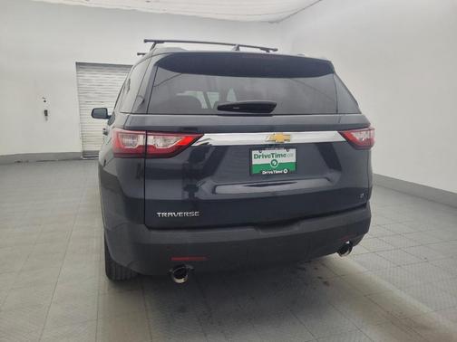 Gray 2018 Chevrolet Traverse LT Cloth