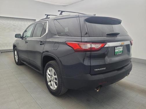 Gray 2018 Chevrolet Traverse LT Cloth