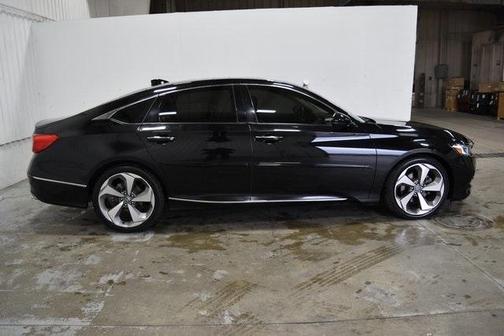 Photo 2 of 46 of 2018 Honda Accord Touring