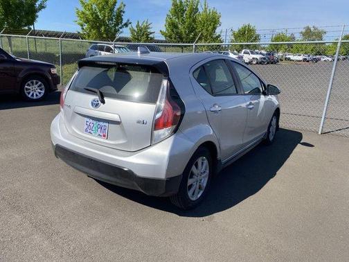 2017 Toyota Prius c One