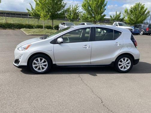 2017 Toyota Prius c One