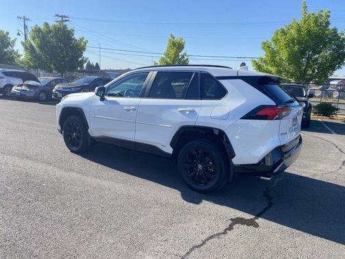 2024 Toyota RAV4 Hybrid SE