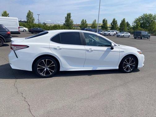 2018 Toyota Camry Hybrid SE