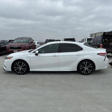 2018 Toyota Camry Hybrid SE