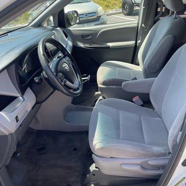 2017 Toyota Sienna L