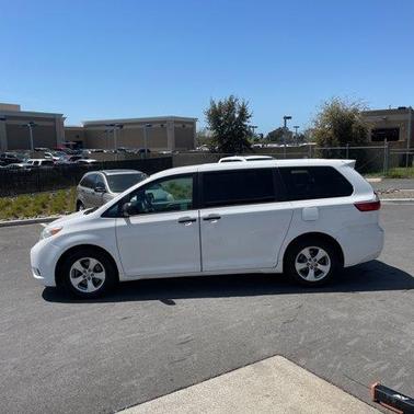 2017 Toyota Sienna L