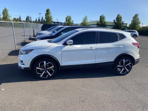 2022 Nissan Rogue Sport SL