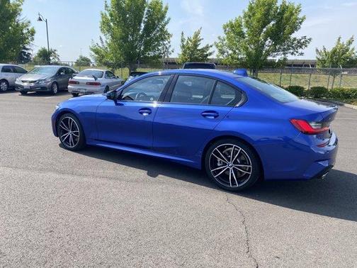 2019 BMW 330 i xDrive