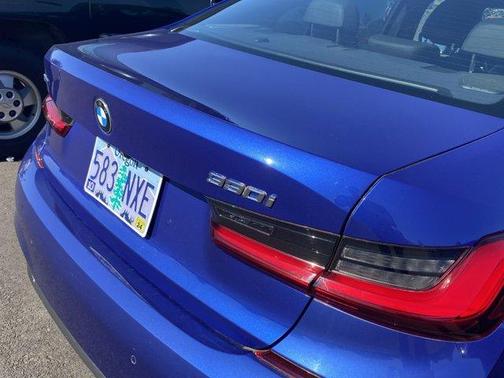 2019 BMW 330 i xDrive