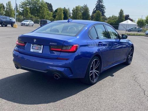 2019 BMW 330 i xDrive