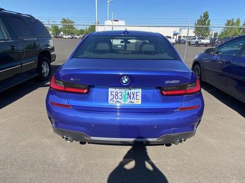 2019 BMW 330 i xDrive