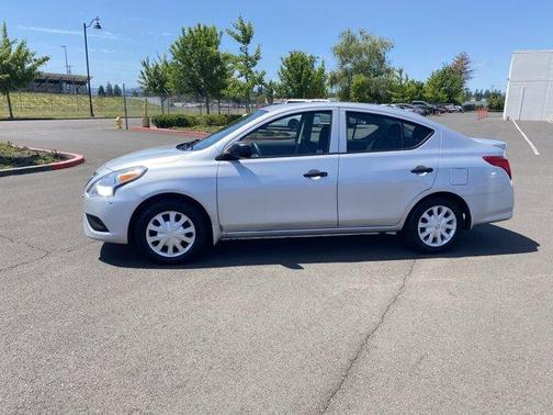2015 Nissan Versa 1.6 S+