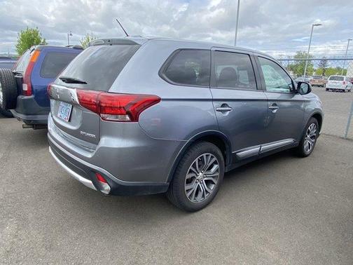 2016 Mitsubishi Outlander SE