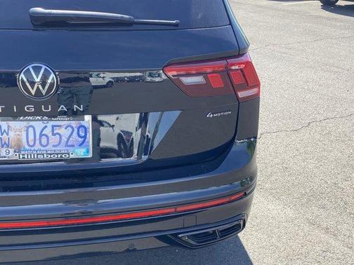 2022 Volkswagen Tiguan 2.0T SE R-Line Black