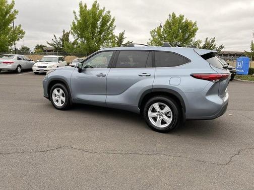 2023 Toyota Highlander Hybrid LE