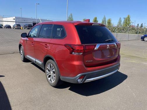 2018 Mitsubishi Outlander ES