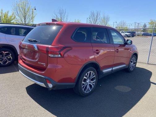 2018 Mitsubishi Outlander ES