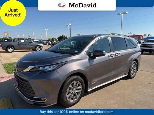 2021 Toyota Sienna XLE