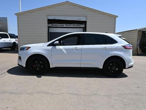 2022 Ford Edge ST