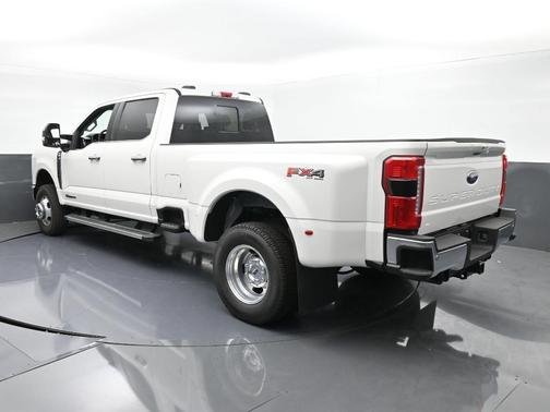 2025 Ford F-350 Lariat Super Duty