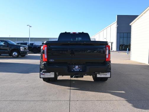 2025 Ford F-450 Platinum
