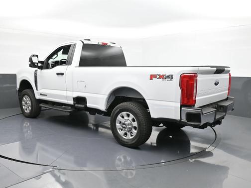 2023 Ford F-350 XLT