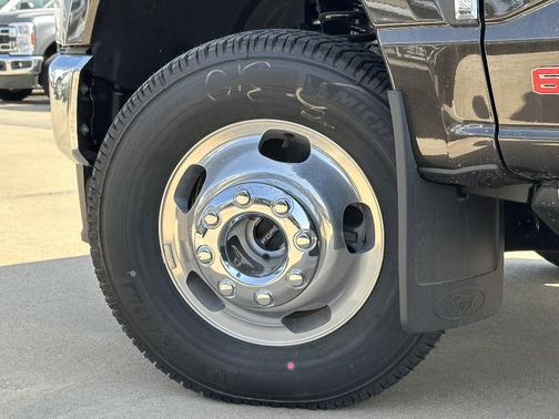2025 Ford F-350 Lariat Super Duty