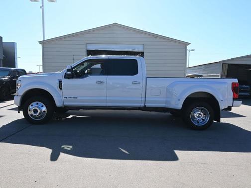2022 Ford F-450 LIMITED