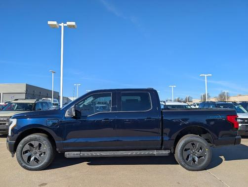 2025 Ford F-150 Lightning Flash