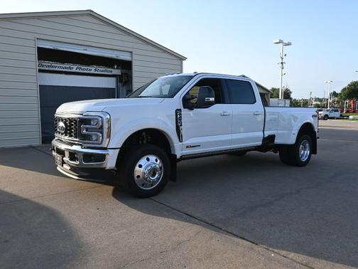 2025 Ford F-450 Lariat