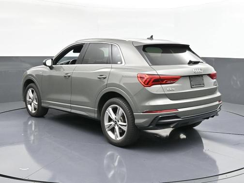 2022 Audi Q3 45 S line Premium