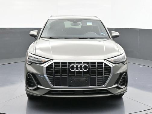 2022 Audi Q3 45 S line Premium