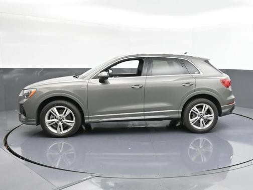 2022 Audi Q3 45 S line Premium
