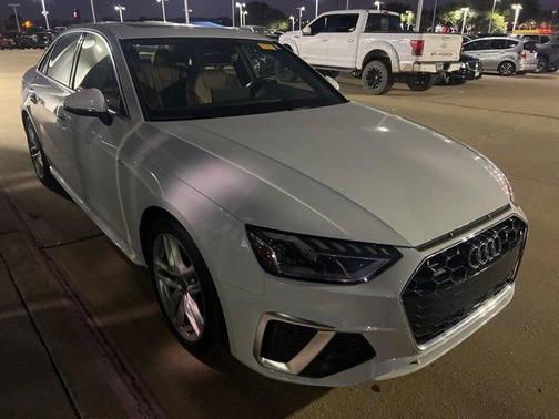 2023 Audi A4 45 S line quattro Premium