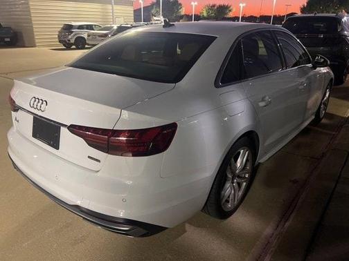 2023 Audi A4 45 S line quattro Premium