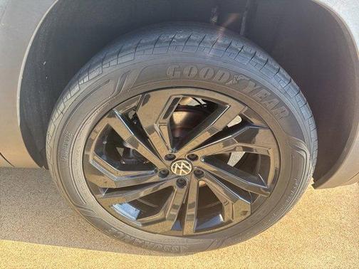 2022 Volkswagen Atlas 3.6L SE w/Technology