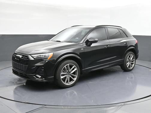 Mythos Black Metallic 2022 Audi Q3 45 S line Premium
