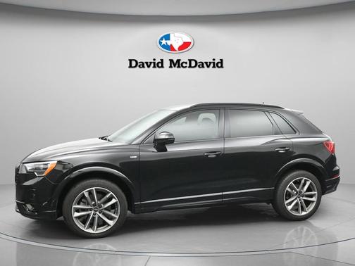 Mythos Black Metallic 2022 Audi Q3 45 S line Premium