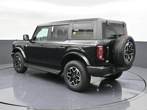 Shadow Black 2026 Ford Bronco Outer Banks