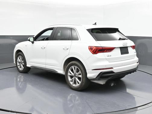 2023 Audi Q3 45 S line Premium