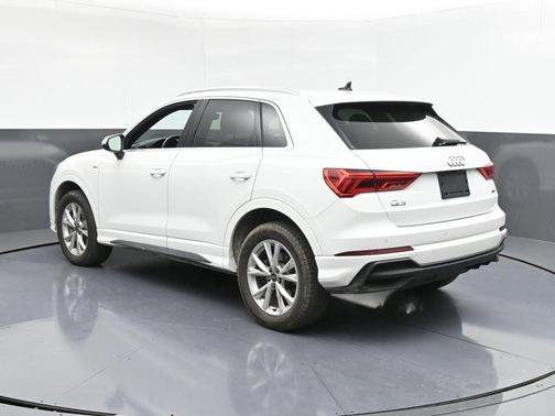 2023 Audi Q3 45 S line Premium