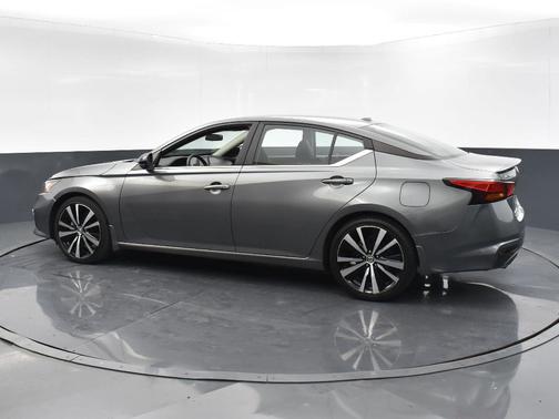 2022 Nissan Altima 2.0 SR