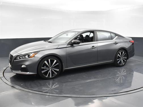2022 Nissan Altima 2.0 SR