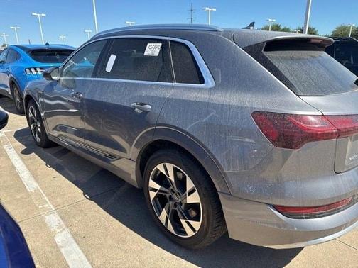 2021 Audi e-tron Premium
