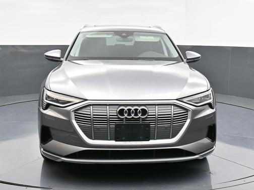2021 Audi e-tron Premium