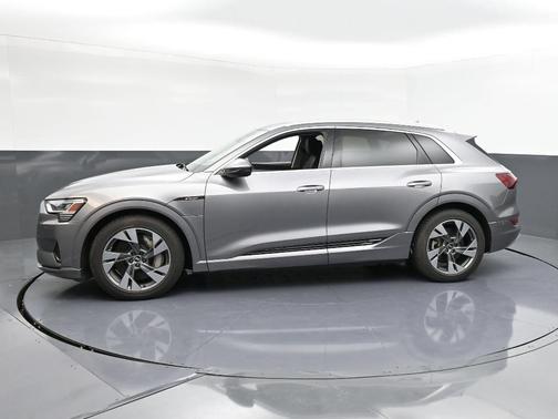 2021 Audi e-tron Premium