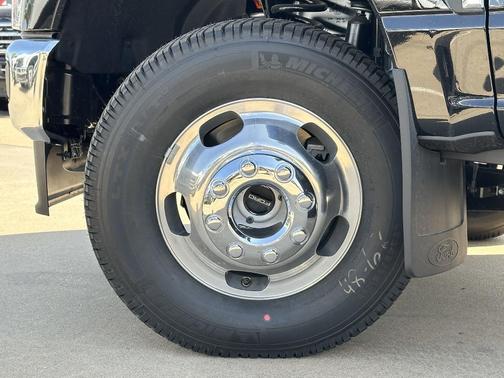 2025 Ford F-350 Lariat Super Duty