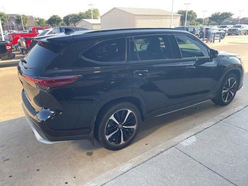 2022 Toyota Highlander XSE