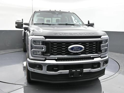 2025 Ford F-350 Lariat Super Duty